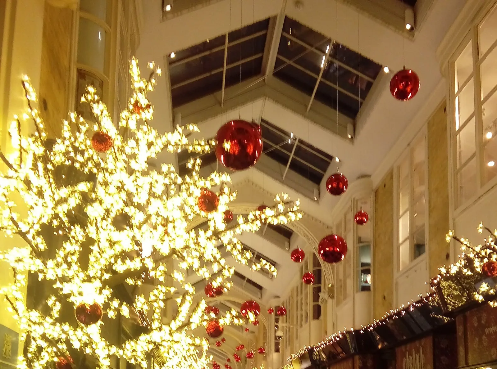 Manolo Blahnik stores worldwide
