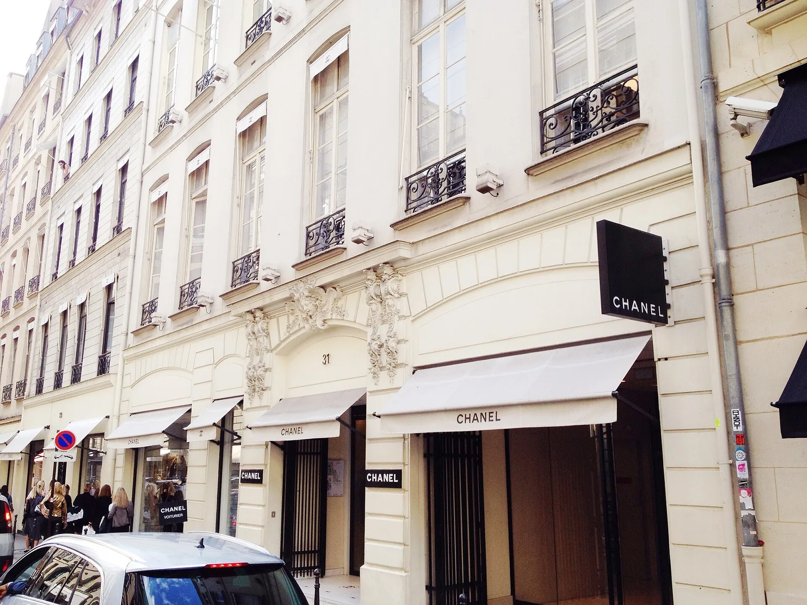 Luxury stores in Paris