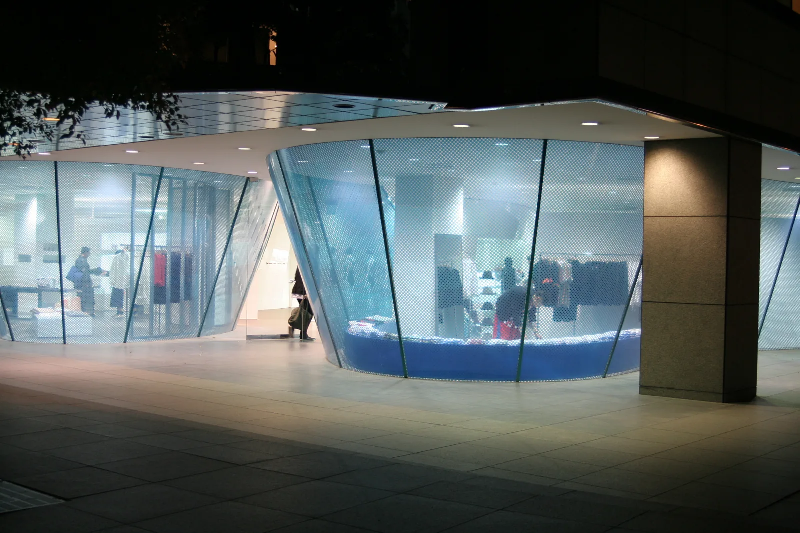 Comme des Garçons stores worldwide