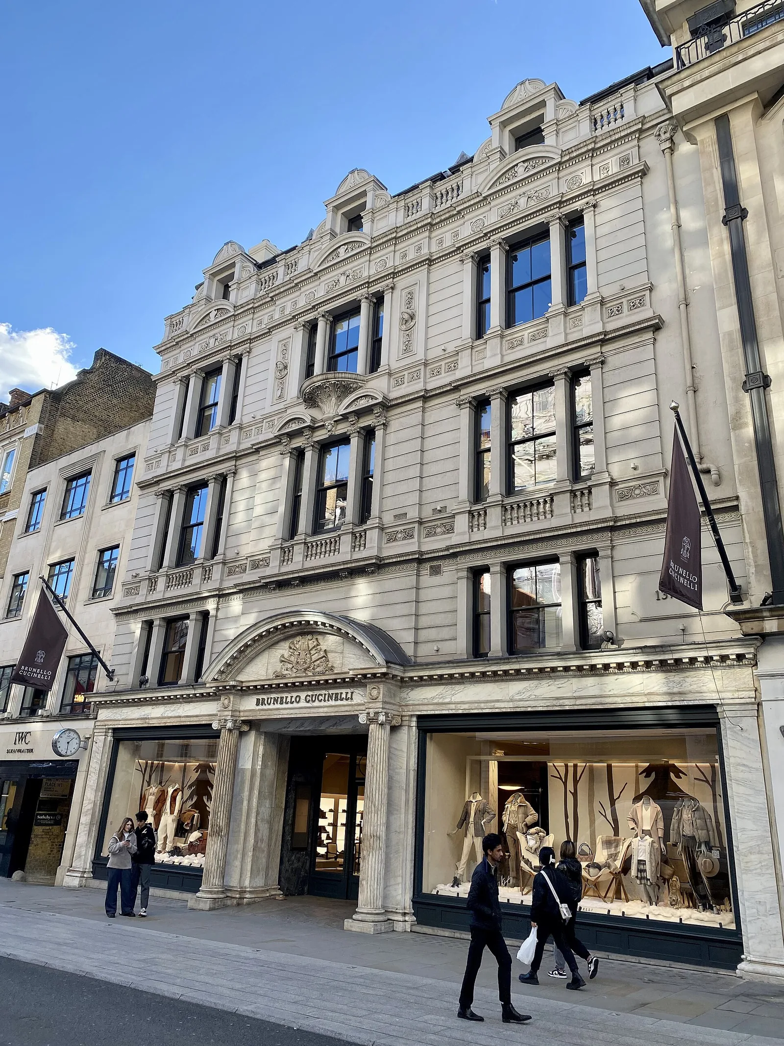 Brunello Cucinelli stores worldwide
