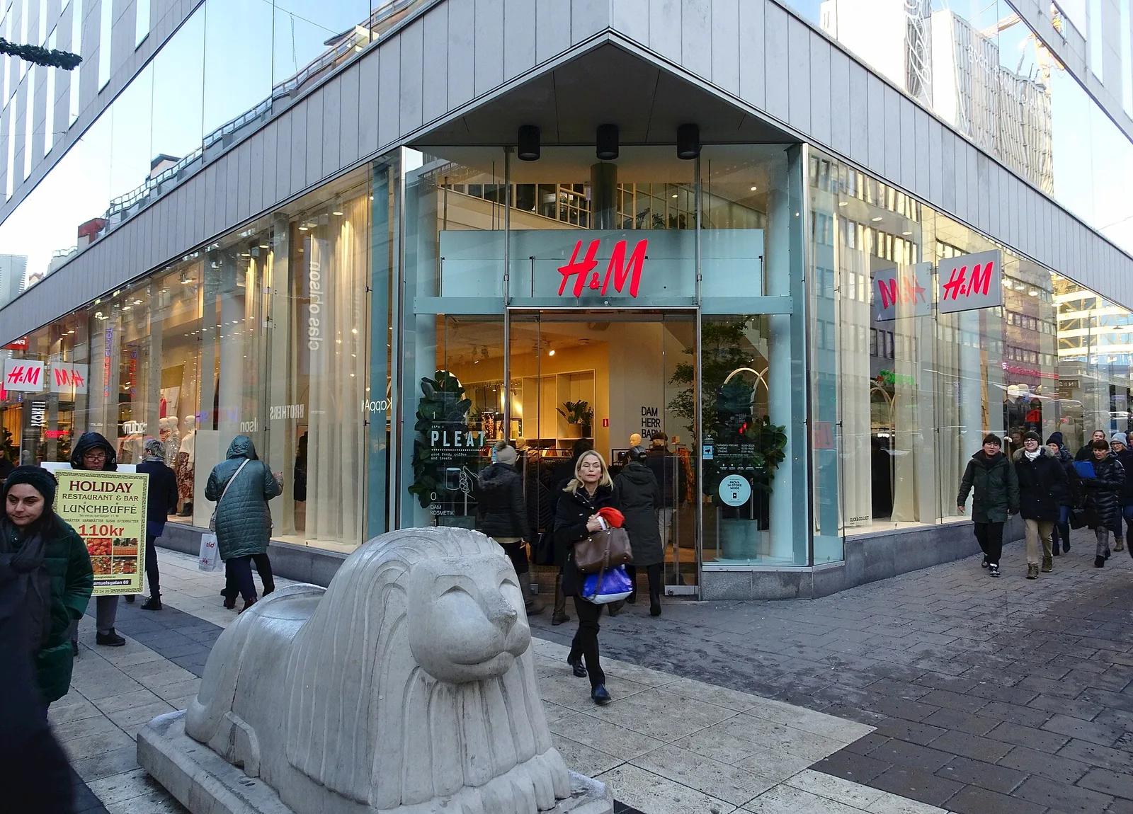 H&M stores worldwide